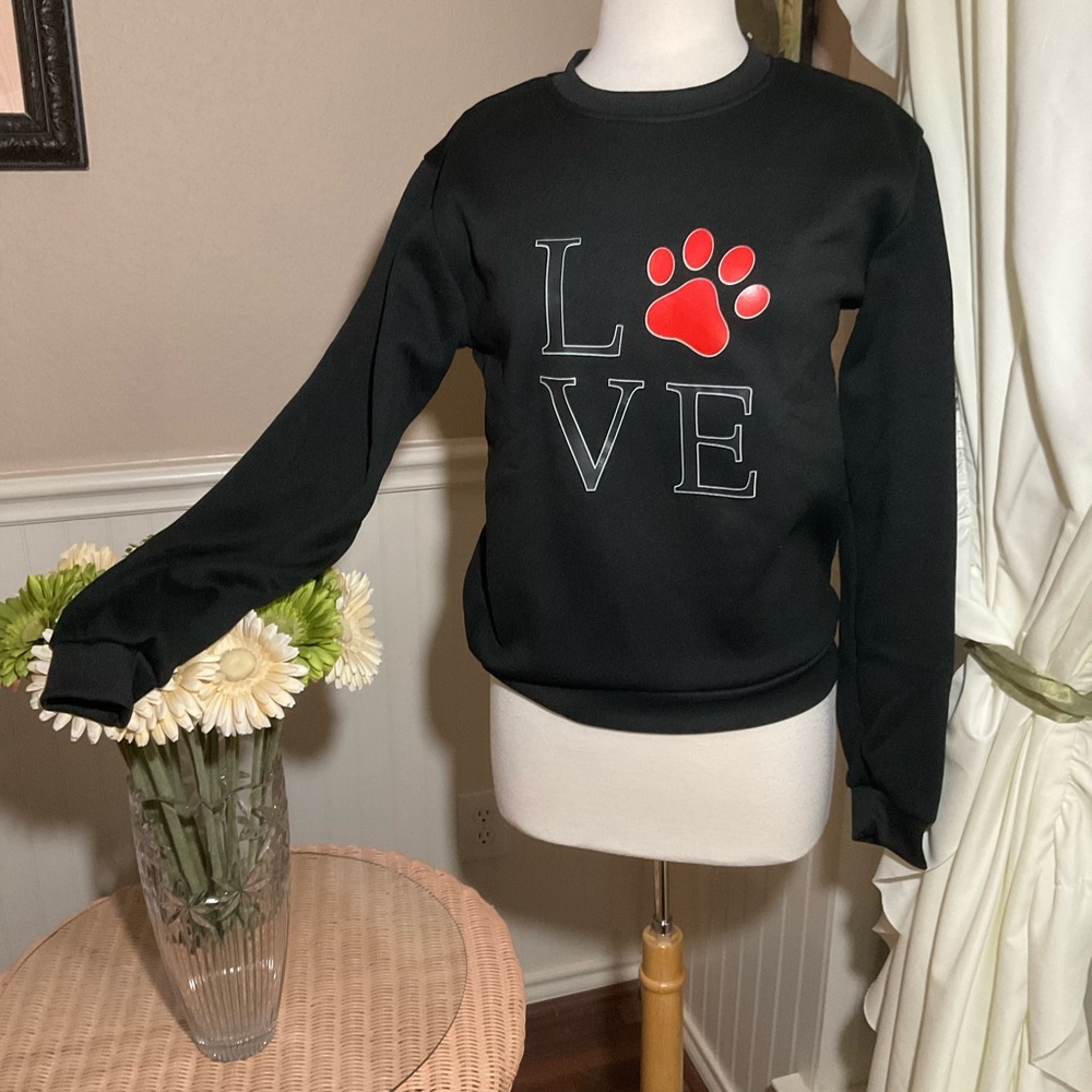 NWT Love Pawprint Sweatshirt size M
